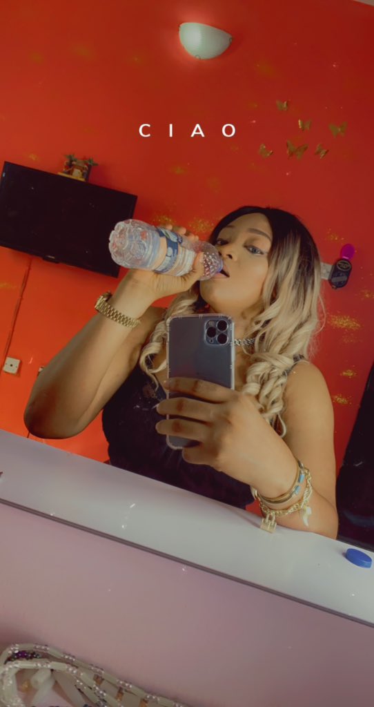 Adanma007's tweet photo. Drop your favorite Mirror Selfie ❤️

Please don’t air me 🥹 https://t.co/LRNo7BPVnn