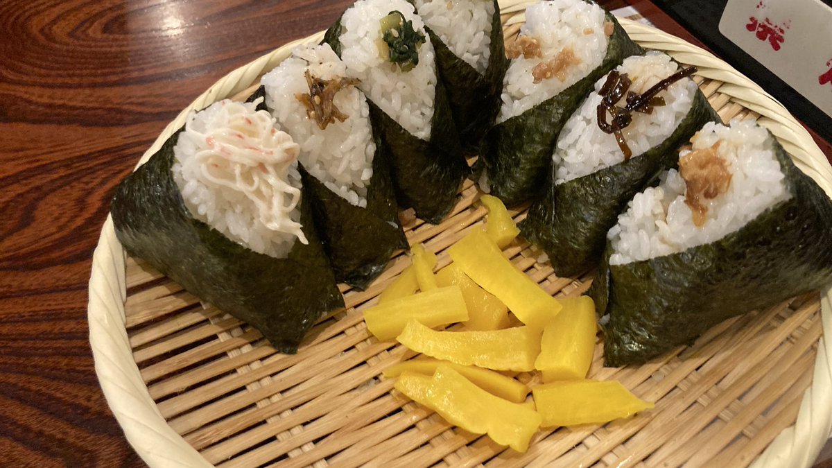 LightingPanda's tweet photo. 今日も飲んだ飲んだ🍻🍻🥟🍙 https://t.co/bcgiB2Olvv