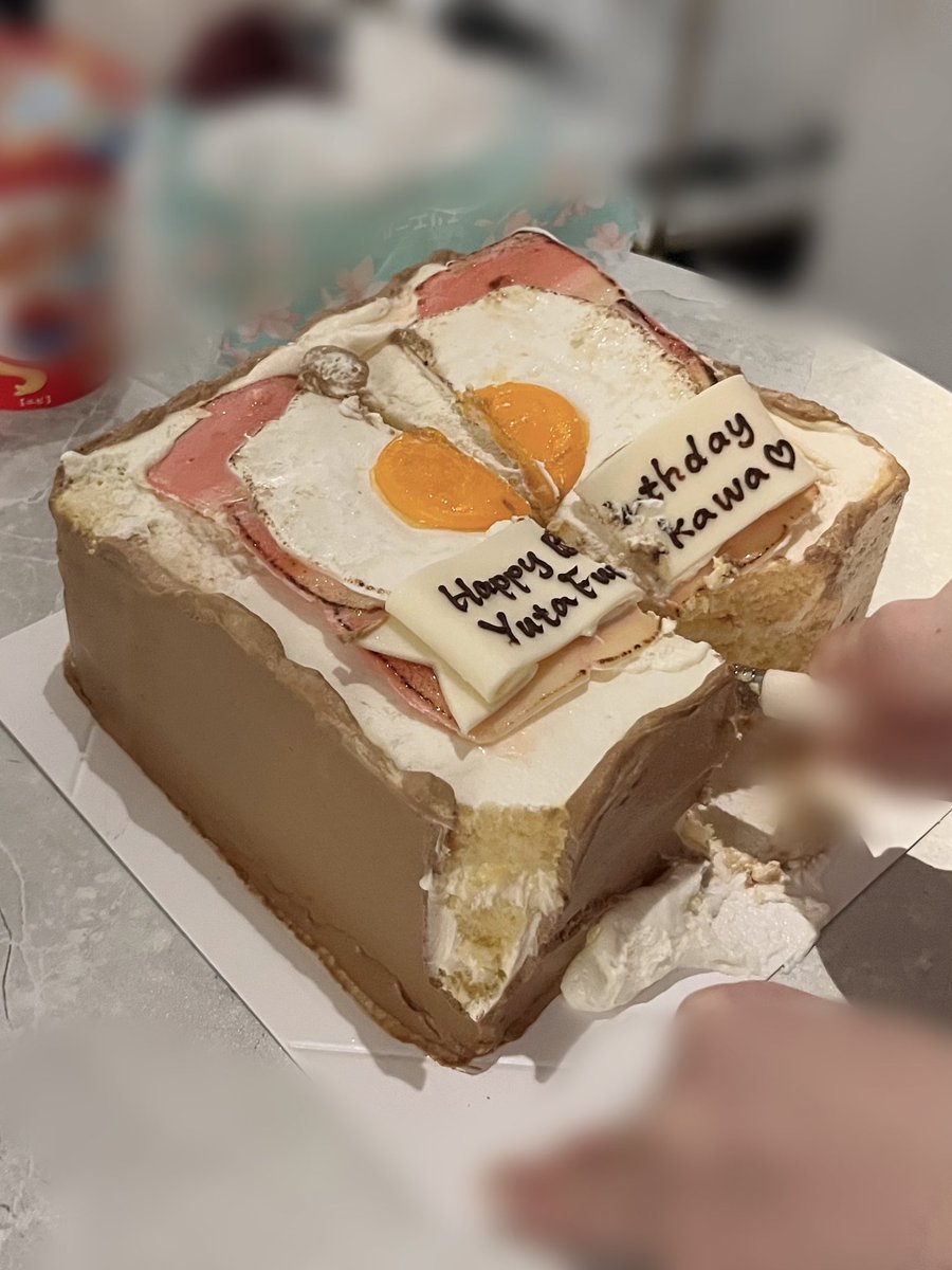 y_na0067's tweet photo. ドデカベーコンエッグトーストケーキ https://t.co/PuAcgC8zPh