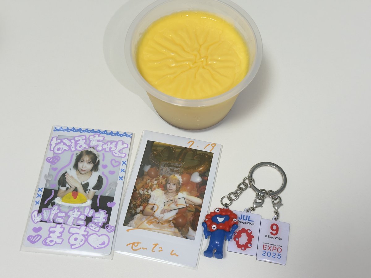 t_idolota_77's tweet photo. 南帆誕生日おめでと！🎉
ちなみに7/9ミャクミャクキーホルダーはずっとカバンに付けてるよ！ミャクミャクの絆！！🤜🏻🤛🏻
そろそろ南帆の美脚見に行きたいな〜🫢
頑張って東京に会いに行きます🫡

#HoneyDevil #鈴木南帆 https://t.co/WUbD2bxr2E