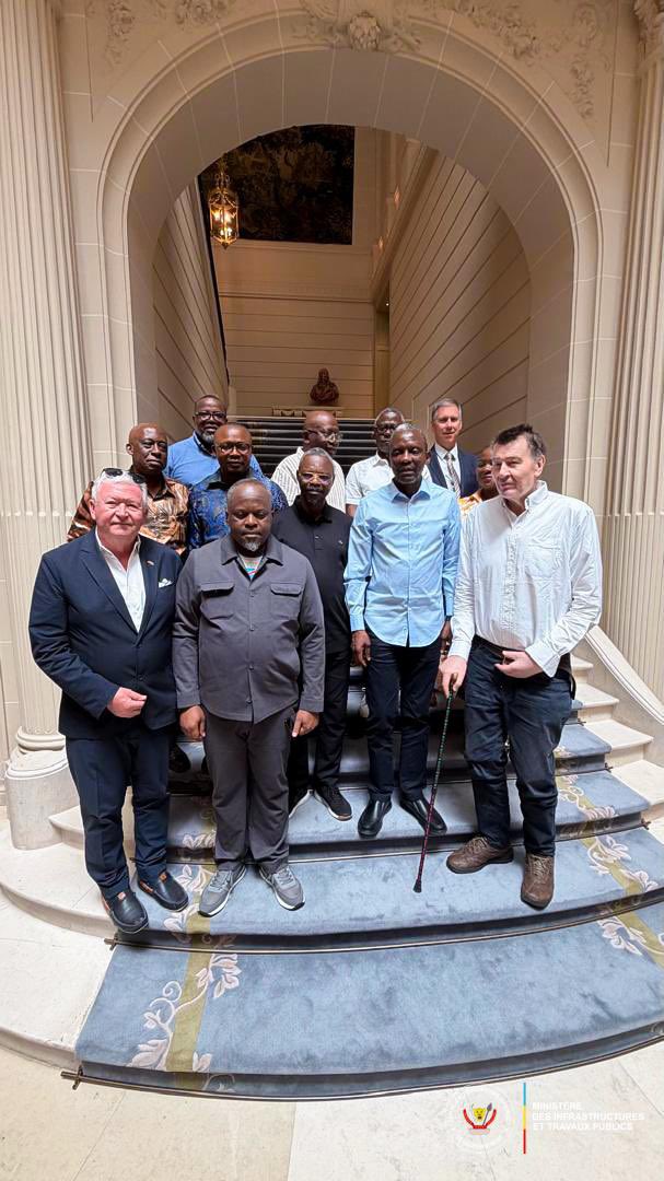 MinITP_RDC's tweet photo. Bruxelles, 8 juillet 2026. Le Ministre des ITP, John Banza Lunda, effectue une visite technique et institutionnelle au siège de Q2 Building &amp; Technologies. Les discussions portent sur le transfert de compétences et l’adaptation des solutions innovantes aux réalités de la RDC. https://t.co/8bhiR6YTZn