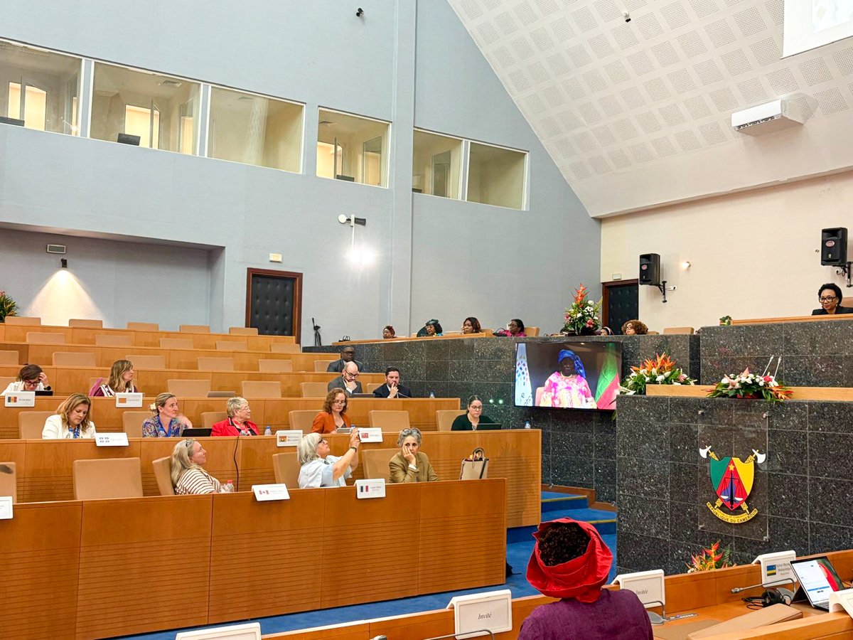 parlamentcat's tweet photo. La secretària primera de la Mesa, @gloriafreixav, participa al Camerún en la reunió de la Xarxa de Dones Parlamentàries de l'@APFfrancophonie per preparar la reunió anual de l'assemblea, que començarà divendres. https://t.co/qT93TfW5C0