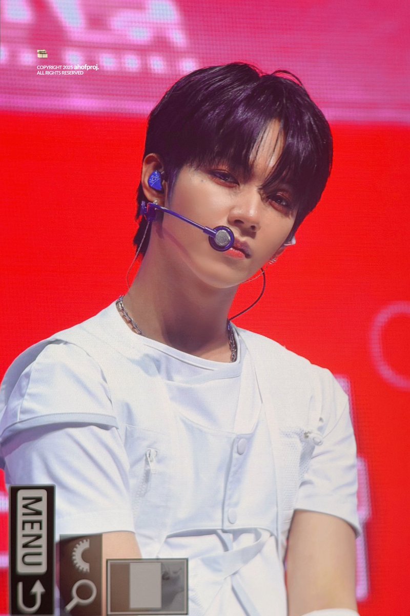 ahofproj's tweet photo. 260708 컴백축하해🏃💙
#AHOF  #아홉  #JL #JLGaspar #제이엘 https://t.co/WhoZN0ZKnE