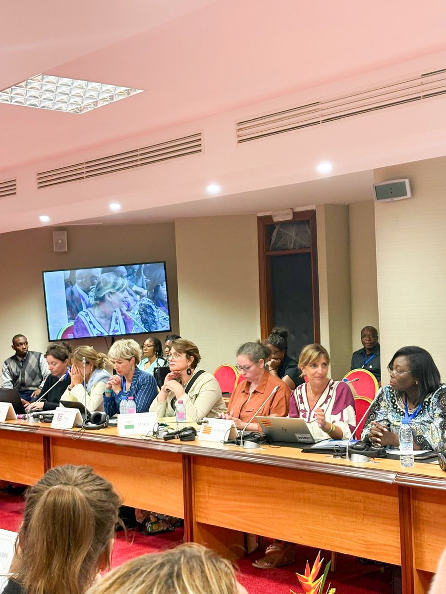 parlamentcat's tweet photo. La secretària primera de la Mesa, @gloriafreixav, participa al Camerún en la reunió de la Xarxa de Dones Parlamentàries de l'@APFfrancophonie per preparar la reunió anual de l'assemblea, que començarà divendres. https://t.co/qT93TfW5C0