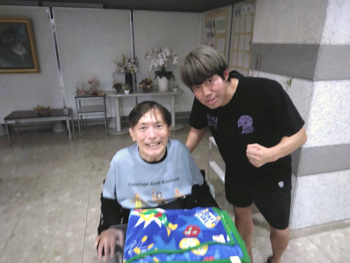 akira_r_ktym's tweet photo. 7.4 DRAGONGATE 灘崎大会観戦
今年3回めの DRAGONGATE 生観戦。
パワーいっぱい戴きました v(^_^)v
選手・スタッフの皆様にはとても親切に対応して戴き、感謝です。
結果
https://t.co/g8hJ5k2KHK
#DRAGONGATE
#灘崎文化センター
#しゃちほこBOY
#片山明
#新日本プロレス
#SWS
#四肢麻痺 https://t.co/kVhu2nzw0v