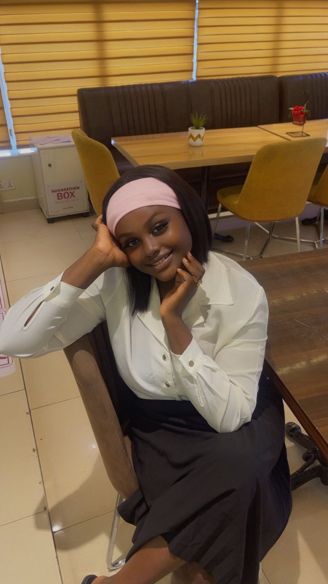 YourMemeLawyer's tweet photo. A very calm Benin girl 🥹💖 https://t.co/1u6HVopRWK