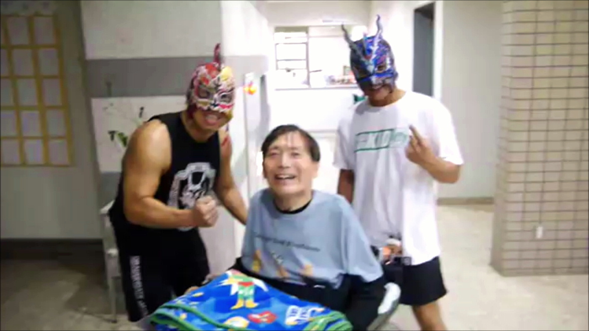 akira_r_ktym's tweet photo. 7.4 DRAGONGATE 灘崎大会観戦
今年3回めの DRAGONGATE 生観戦。
パワーいっぱい戴きました v(^_^)v
選手・スタッフの皆様にはとても親切に対応して戴き、感謝です。
結果
https://t.co/g8hJ5k2KHK
#DRAGONGATE
#灘崎文化センター
#しゃちほこBOY
#片山明
#新日本プロレス
#SWS
#四肢麻痺 https://t.co/kVhu2nzw0v