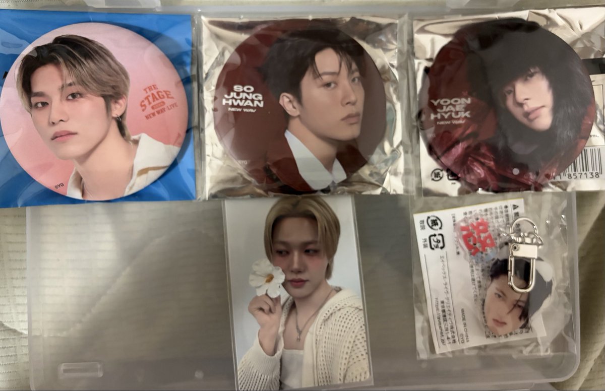 s__fgt's tweet photo. TREASURE 交換 ポップアップ POPUP 会場 FC カプセルトイ ガチャ 缶バッジ

譲 画像
求 同種🐶＞🐨

4枚目👑＞💕

7/11,25,8/8手渡し可能です https://t.co/7rlqpaICf5
