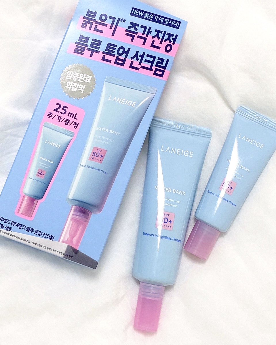 sunsallyy's tweet photo. #광고 #RT이벤트 @laneige_kr

RT 추첨 5분께 #라네즈 #워터뱅크블루톤업선크림 본품(50ml)를 선물로 보내드려요 🩵

붉은기, 노란기, 칙칙함을 싹- 잡아주는 라네즈 워터뱅크 블루 톤업 선크림 사용해봤어요 🩷 피부톤을 맑고 투명하게 만들어줘서 요즘같이 덥고 습한 날씨에 파데프리 선크림으로 진짜 잘 사용 중이에요!

실제 붉은 피부의 컬러 스펙트럼을 한 번에 커버해주는 최적의 블루 컬러로 얼굴의 붉은기를 예쁘고 균일한 톤으로 보정해준답니다 🩵

타래로 자세히 보여드릴게요!