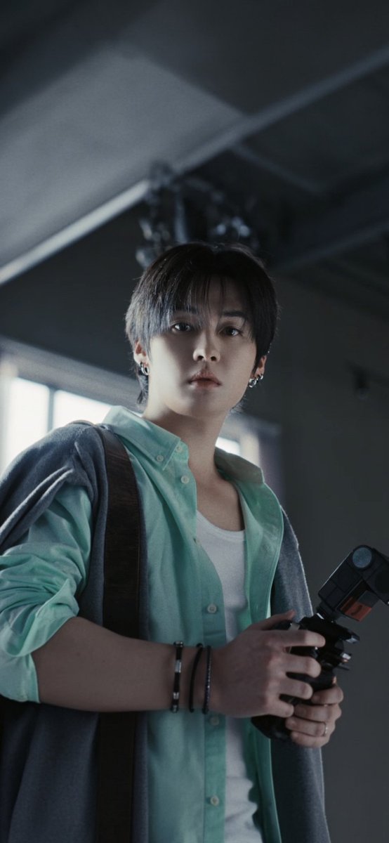 asilentarts's tweet photo. THIS &amp; THAT

HD, HQ Wallpaper/ Lockscreen 
#StrayKids #LeeKnow https://t.co/7wbYXOujTj