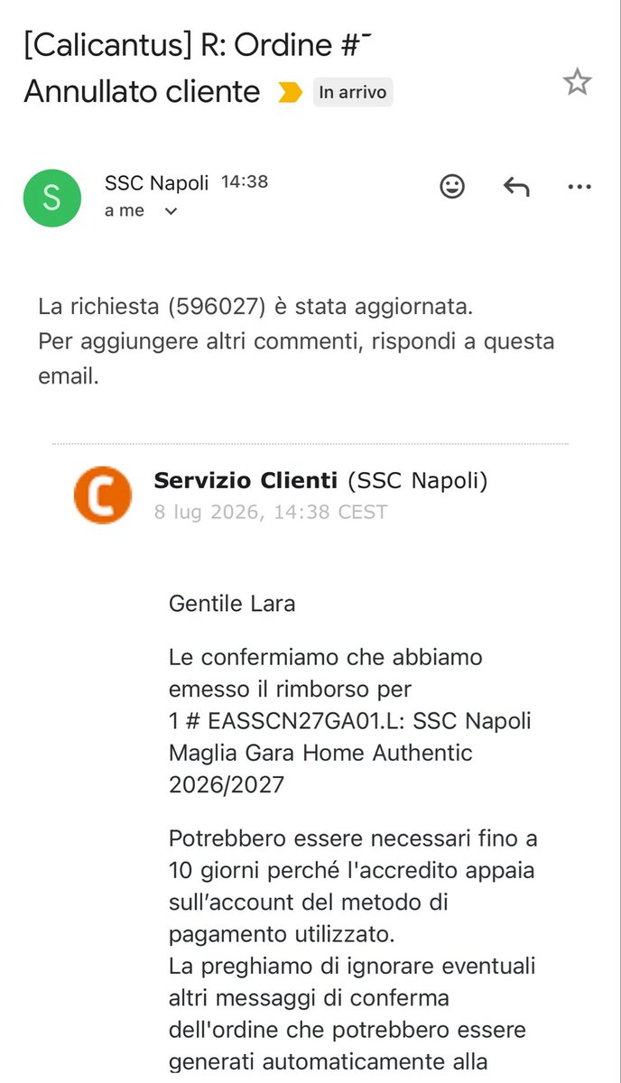 Scugnizzella91's tweet photo. Quando passi da essere felice perché, visto che puoi permettertelo e faresti di tutto per questa maglia, ti compri €150’di maglia nuova (+ spedizioni) e poi, mentre l’aspetto come una bimba a Natale ti cancellano l’ordine.
Cara @sscnapoli non si prendono in giro i tifosi/clienti https://t.co/NdU0i0EAke