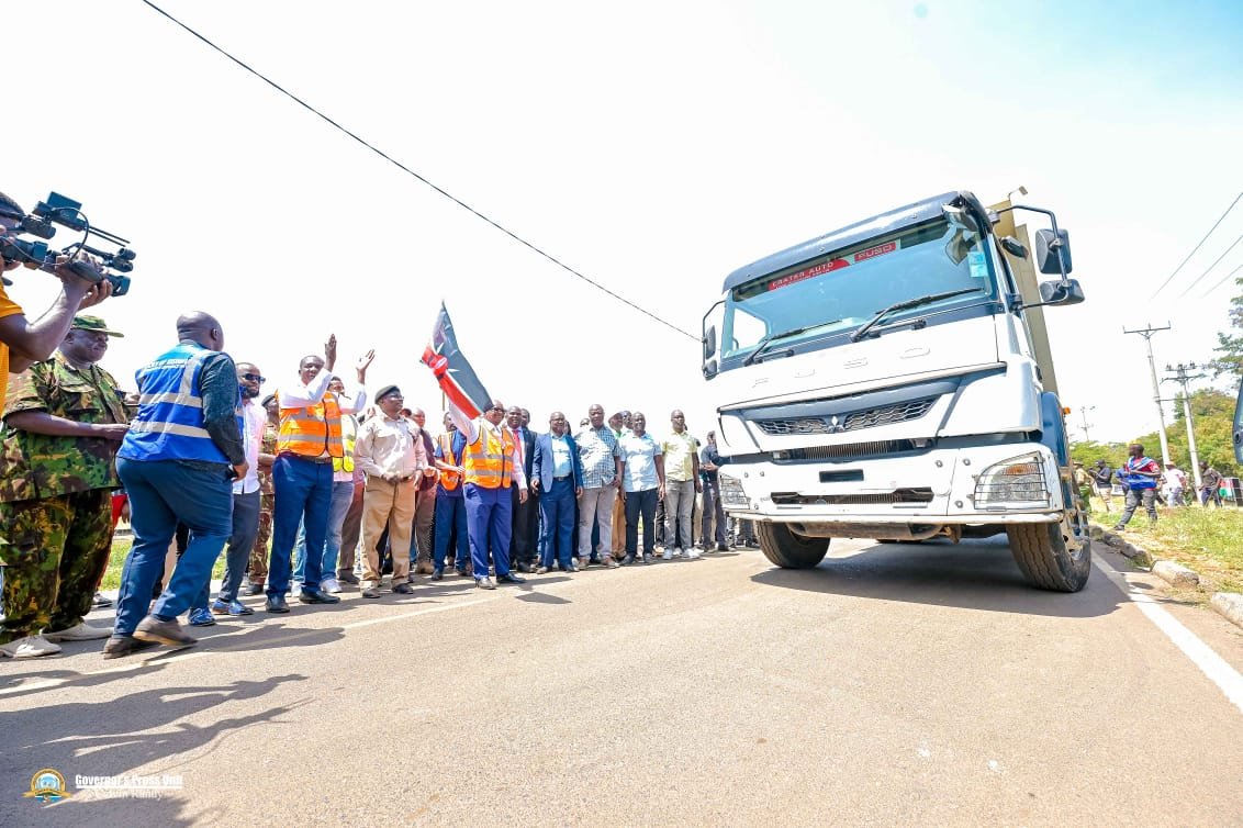 AnyangNyongo's tweet photo. This afternoon, we broke ground on Phase IIIA of our Non-Motorised Transport project along Ondiek Highway, Nyerere Road and Gumbe Road.

I was joined by PS Charles Hinga - State Department for Housing and Urban Development, alongside senior officers from the World Bank, in this groundbreaking for the project funded by the World Bank through KUSP II - Modern walkways, Safer crossings, Better drainage and Landscaped corridors.

Kaloleni, Lumumba, Makasembo, Ondiek and Anderson residential areas, are rapidly becoming the mini-cities of a growing Kisumu and their growth without our planning is a recipe for chaos. We are choosing to plan, to invest and to build a city that works for people. Not one that waits for problems to fix themselves.

Asante sana to the World Bank, the State Department for Housing and Urban Development and every partner who is walking this journey with us. #TichTire