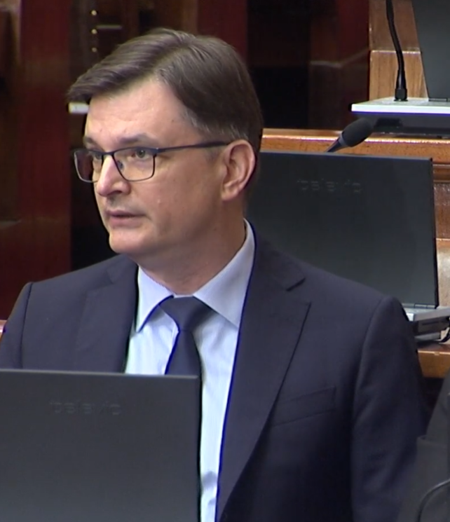 sns_srbija's tweet photo. Јованов @MilenkoJovanov: Не знају шта значи реч амнестија https://t.co/D4xlX02dM5 https://t.co/jCZrOMmUw1