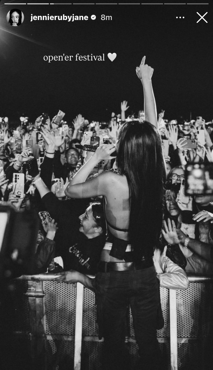 yk2aii's tweet photo. Jennie still can’t get over the incredible crowd in Poland. What an unforgettable night 🫶 https://t.co/B3yxzj5mAM