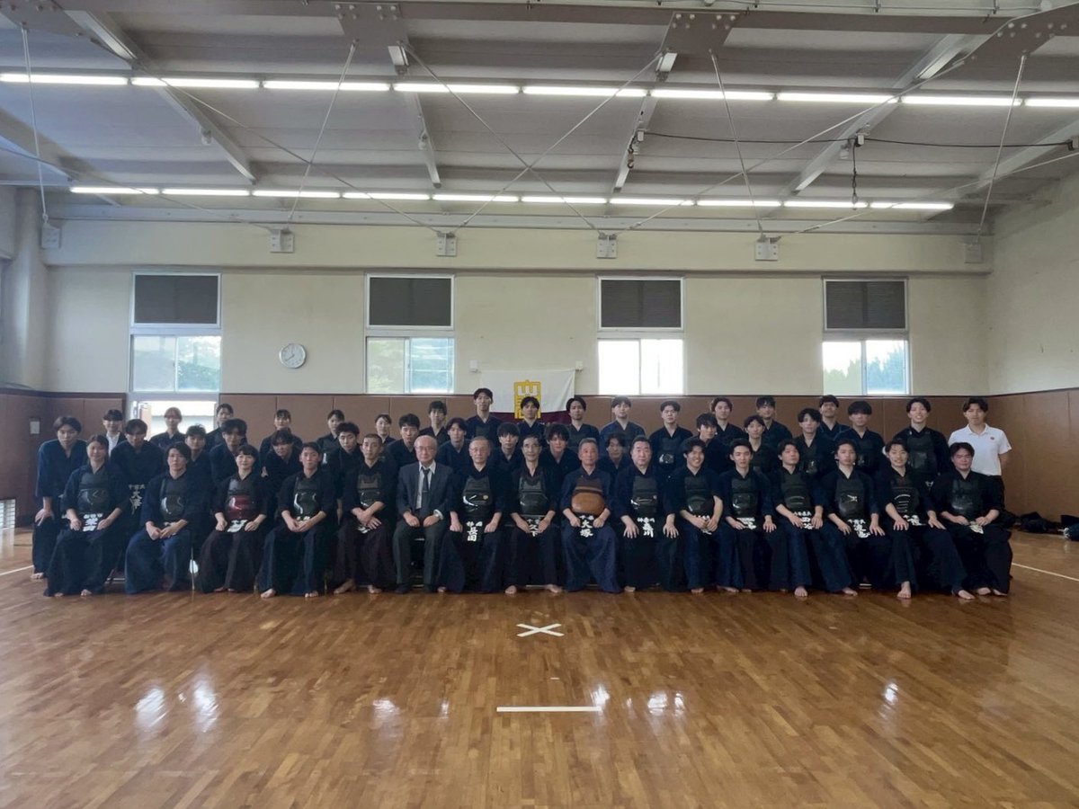 cukc_278's tweet photo. 先日OB・OG稽古会、新入生歓迎会を実施いたしました。
稽古会では多くの先輩方に稽古をつけていただきました。先輩方、お忙しい中お越しいただき誠にありがとうございました‼️
新入生を迎えた新チームで稽古により一層励んでいきたいと思います。今後ともご指導、ご声援の程よろしくお願いします❗️ https://t.co/DWgTRIvPq1