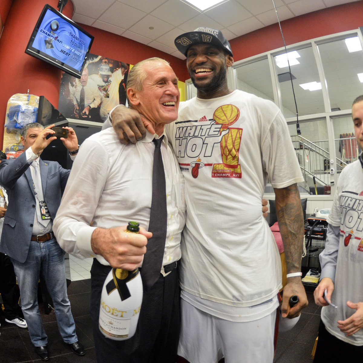 HeatvsHaters's tweet photo. “To this day [LeBron] repeats Miami Heat Mantras. When I watch him play and hear him talk, you feel the Miami Heat part of his basketball DNA.”

(via @WindhorstESPN) https://t.co/W4ABjBudVb