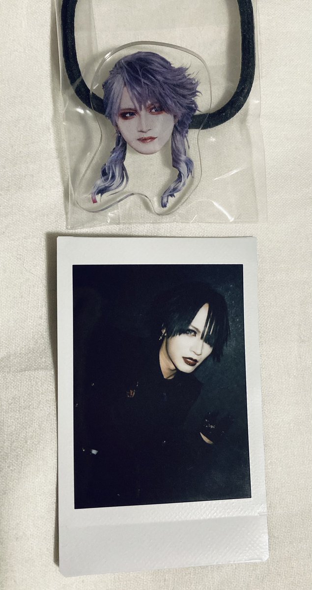 NRUbr9240's tweet photo. 【お譲り🦈🦈🦈】
零［Hz］ZEROHZ presentslimited LIVE-2026-「東京」
7/8 黒服当日チェキ
譲: ROYさん
(+ラッフルくじヘアゴム未開封お付けします)
求:1000円
現地お手渡し可能日 7/13
お支払い現金
お気軽にお声掛けください🦈🦈 https://t.co/pqVcrM9ojX