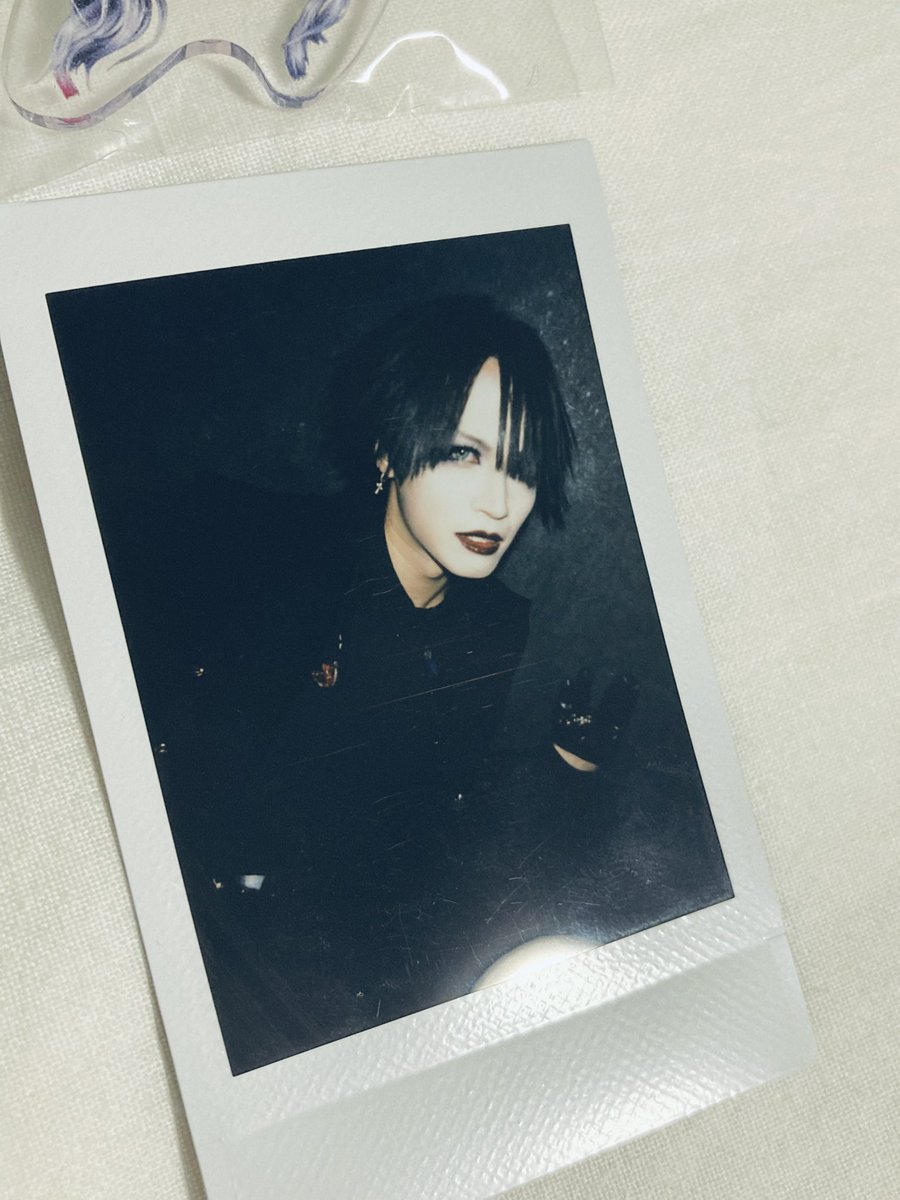 NRUbr9240's tweet photo. 【お譲り🦈🦈🦈】
零［Hz］ZEROHZ presentslimited LIVE-2026-「東京」
7/8 黒服当日チェキ
譲: ROYさん
(+ラッフルくじヘアゴム未開封お付けします)
求:1000円
現地お手渡し可能日 7/13
お支払い現金
お気軽にお声掛けください🦈🦈 https://t.co/pqVcrM9ojX