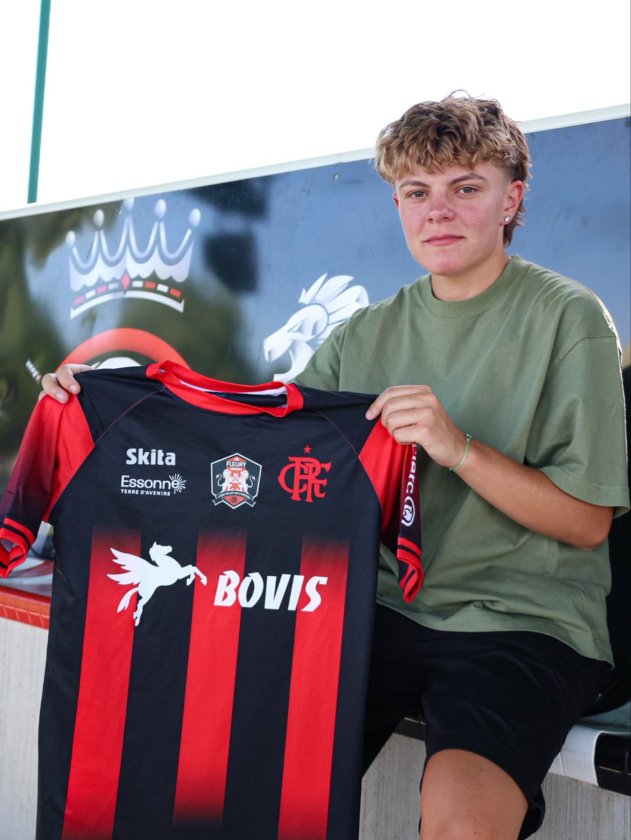 FCF91_feminines's tweet photo. 𝗣𝗿𝗲𝗺𝗶𝗲𝗿𝘀 𝗶𝗻𝘀𝘁𝗮𝗻𝘁𝘀 𝗲𝗻 𝗥𝗼𝘂𝗴𝗲 &amp; 𝗡𝗼𝗶𝗿 ❤️🖤

Lucie Calba rejoint le FC Fleury 91 pour écrire un nouveau chapitre de sa jeune carrière !

Bienvenue parmi les Lionnes Lucie 🦁

#TeamFCF91❤️🖤 https://t.co/vjCs1j6rGD