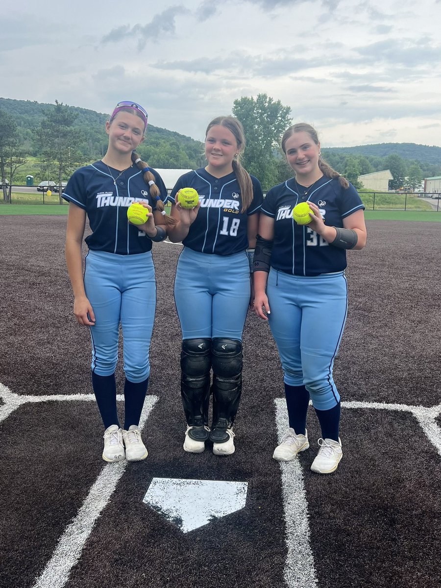 C_Kelly2029's tweet photo. My team played great at the Independence Day Extravaganza! We went 4-1-1 in this tournament and ended up coming in second place! I’m so incredibly proud of my team! Two of my teammates and I hit home runs this weekend! 
💣@afredericks2029 
💣@georgiabrandt29 
@RITG_14u @jcoupal @thunderjam134 @BobRossiRITG @ExtraInningSB @libbywalsh2023