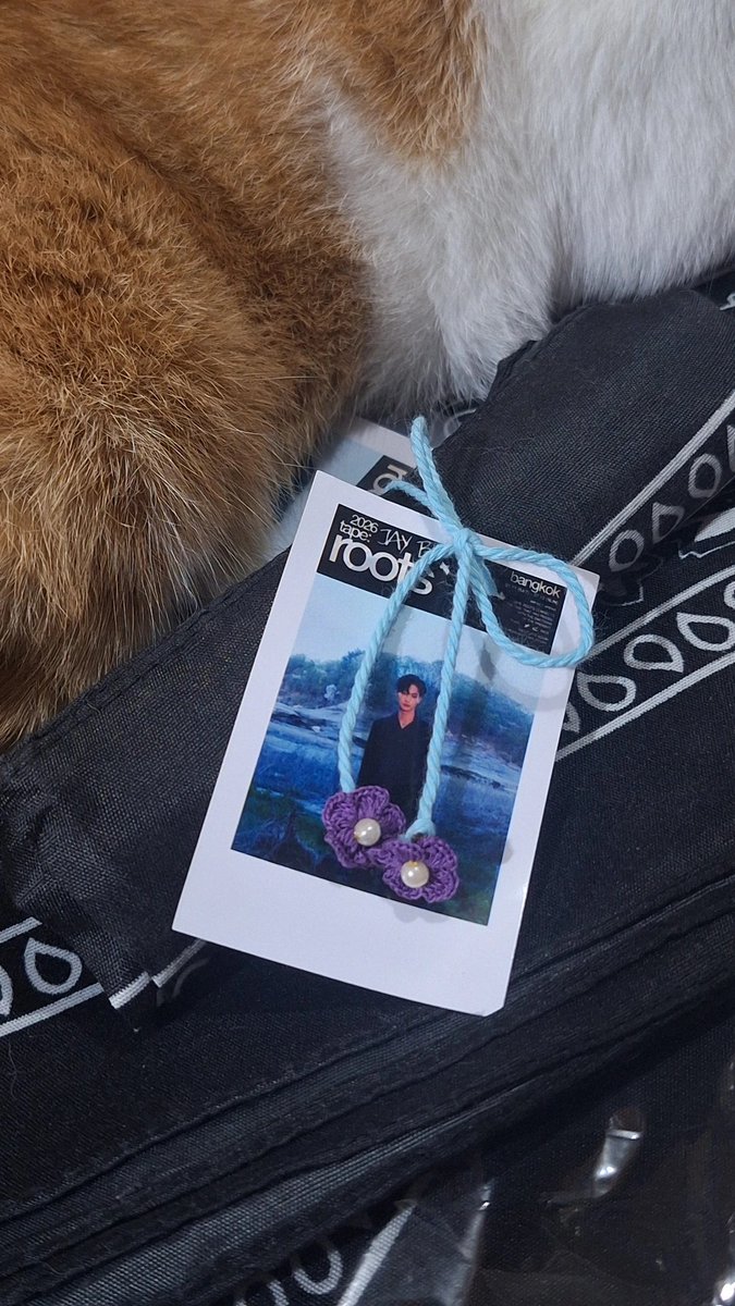 jjbb882's tweet photo. ✨️giveaway 

📌  12/07 

เป็นผ้าโพกหัว  ❤️

ฝากเอ็นดูน้องด้วยนะค้าบ 🥹
#2026tape_roots_bangkok
#2026tape_roots_bkk https://t.co/9MqTPAN09w