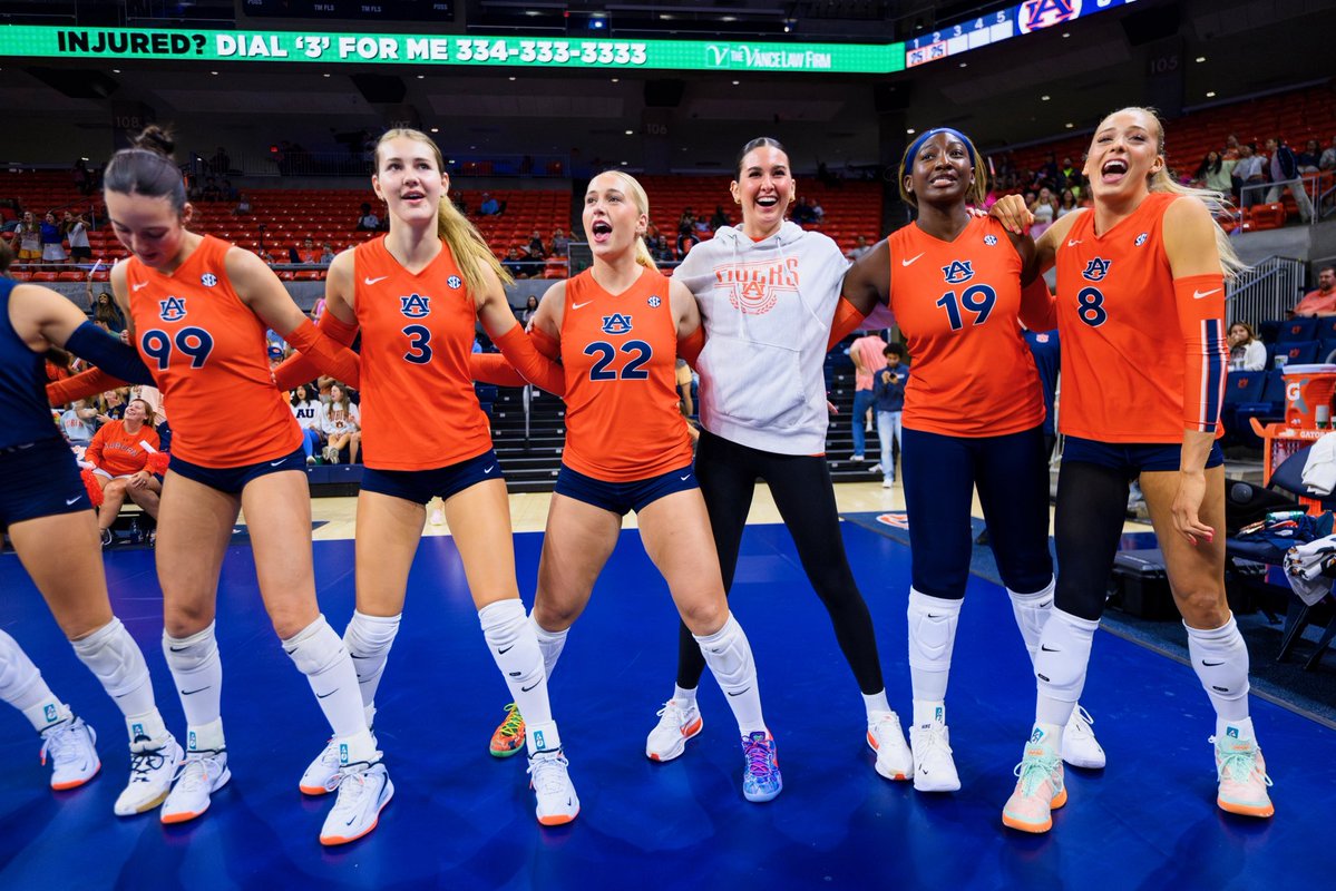 AuburnVB's tweet photo. Happy birthday to Mobile’s own Emma Moore 🥳🥳🥳

#WarEagle x @AuburnTigers https://t.co/T0kSWNGqEL