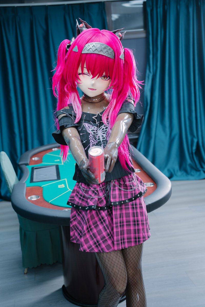FJLLsakura's tweet photo. 自搭小💣尝试～
📸：@Dr05481651
🛠：@1846Xyc
#kigurumi 
#latex https://t.co/7Lq1KA7S0W