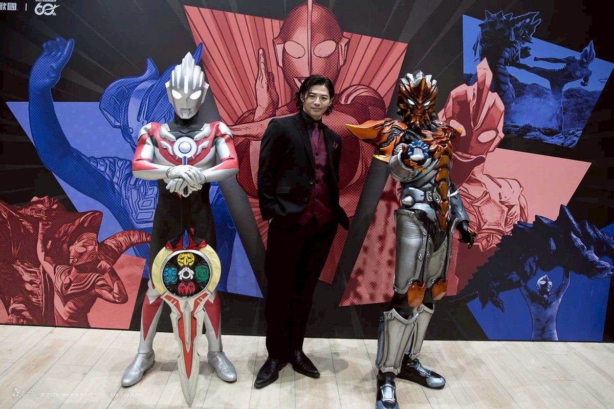 takaya_aoyagi's tweet photo. ありがとう
 #ウルトラマンオーブ 
愛してるよ
#ジャグラスジャグラー 
おめでとう
#ウルトラマンオーブ10周年 https://t.co/8OKMnshxsl