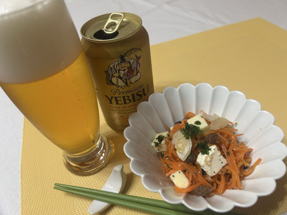 1963hana's tweet photo. 今夜美味しいお酒が飲めるのは、8回裏、「打ってくれー！」の願いに応えてスタンドに叩き込んだ同点クリムゾンアーチと、そして何と言っても、10回裏、「頼むね！」の期待を背にライト線にかっ飛ばした胸アツサヨナラツーベースのおかげです‼️
昨日悔しさを晴らす嬉しいサヨナラ勝利に、カンパーイ‼️ https://t.co/X7PJig134Q