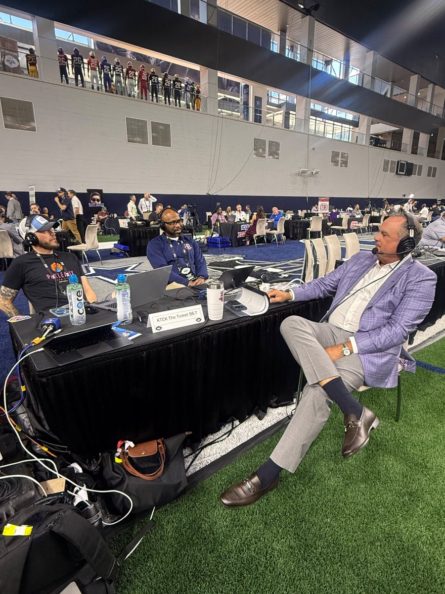 Invasion9til1's tweet photo. @TCUFootball HC @CoachSonnyDykes joins us on @dfwticket now!! https://t.co/logPw5xfhy