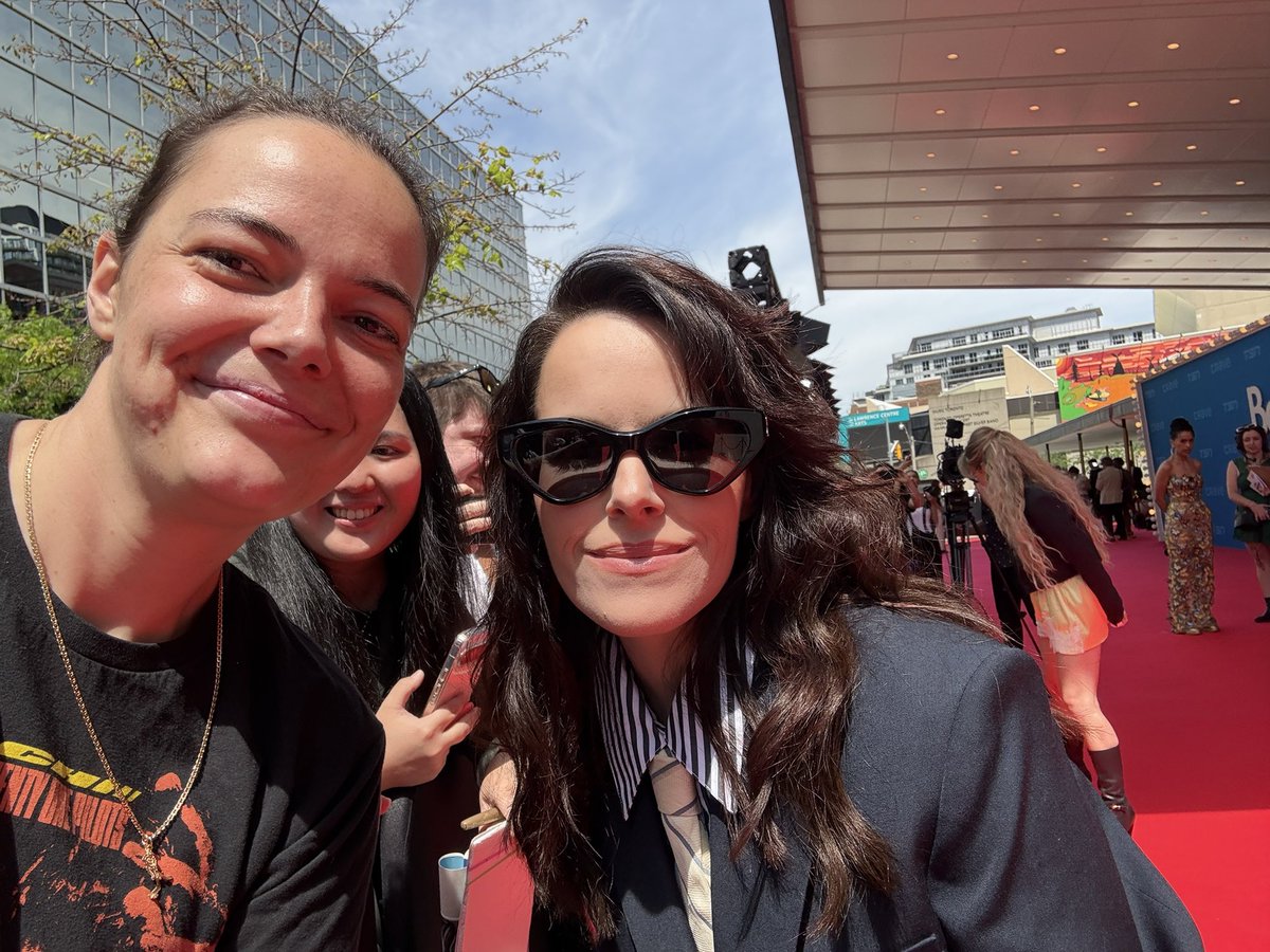 AshSmart's tweet photo. With Emily Hampshire at the Bell Media UpFronts for her new show Slo Pitch ⚾️
#EmilyHampshire #SloPitch #UpFronts #Toronto #Throwback https://t.co/o1R0WqlxTO