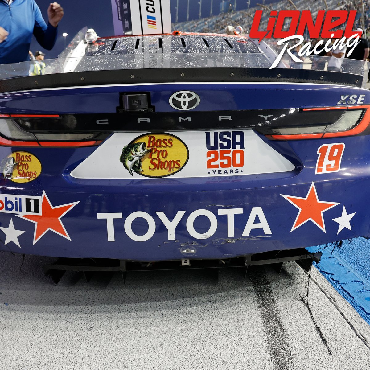 Lionel_Racing tweet picture