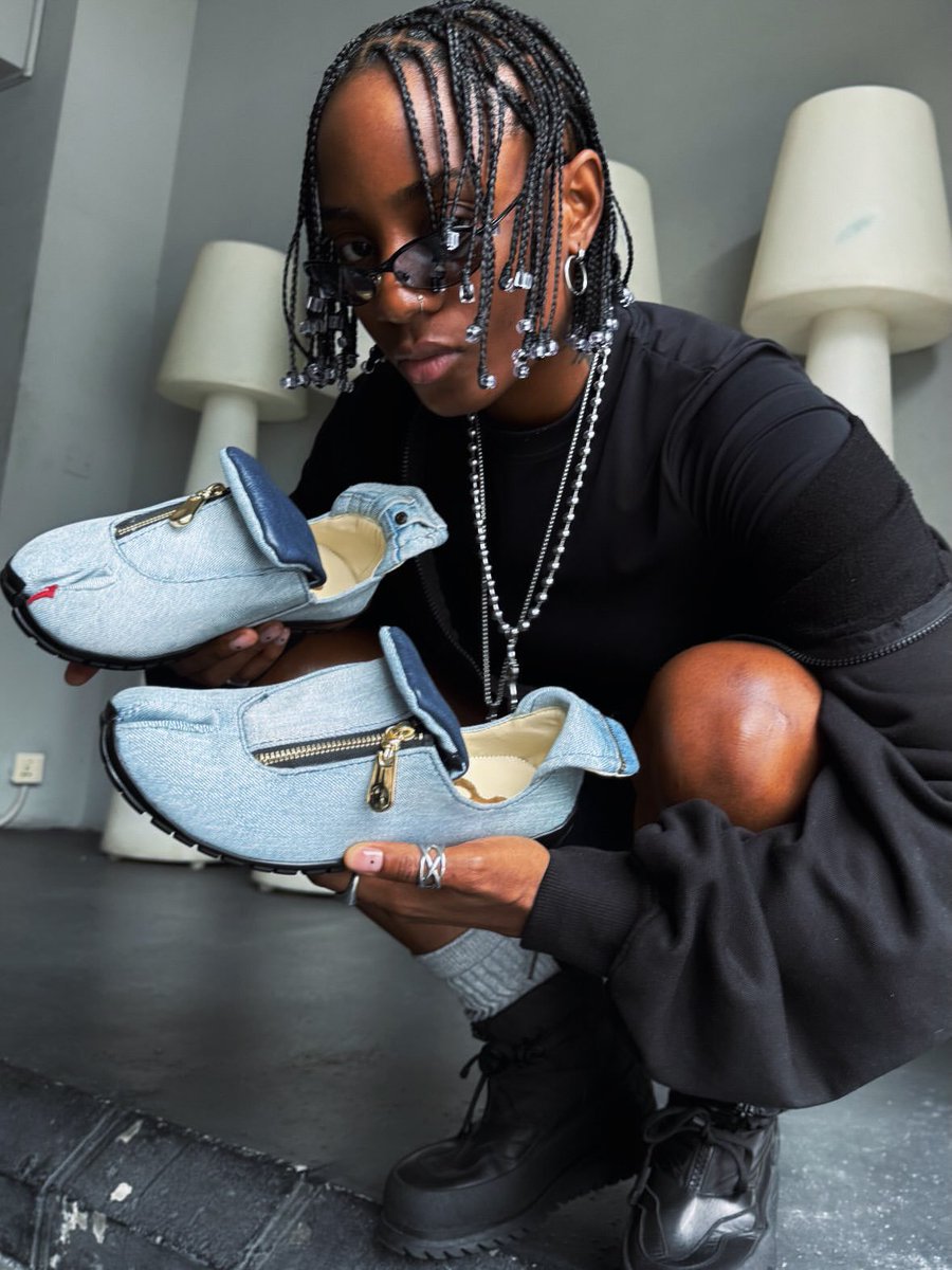 trendoramag's tweet photo. Wavythecreator crafted this really cool footwear from up-cycled denim. https://t.co/GwurrEUTmX