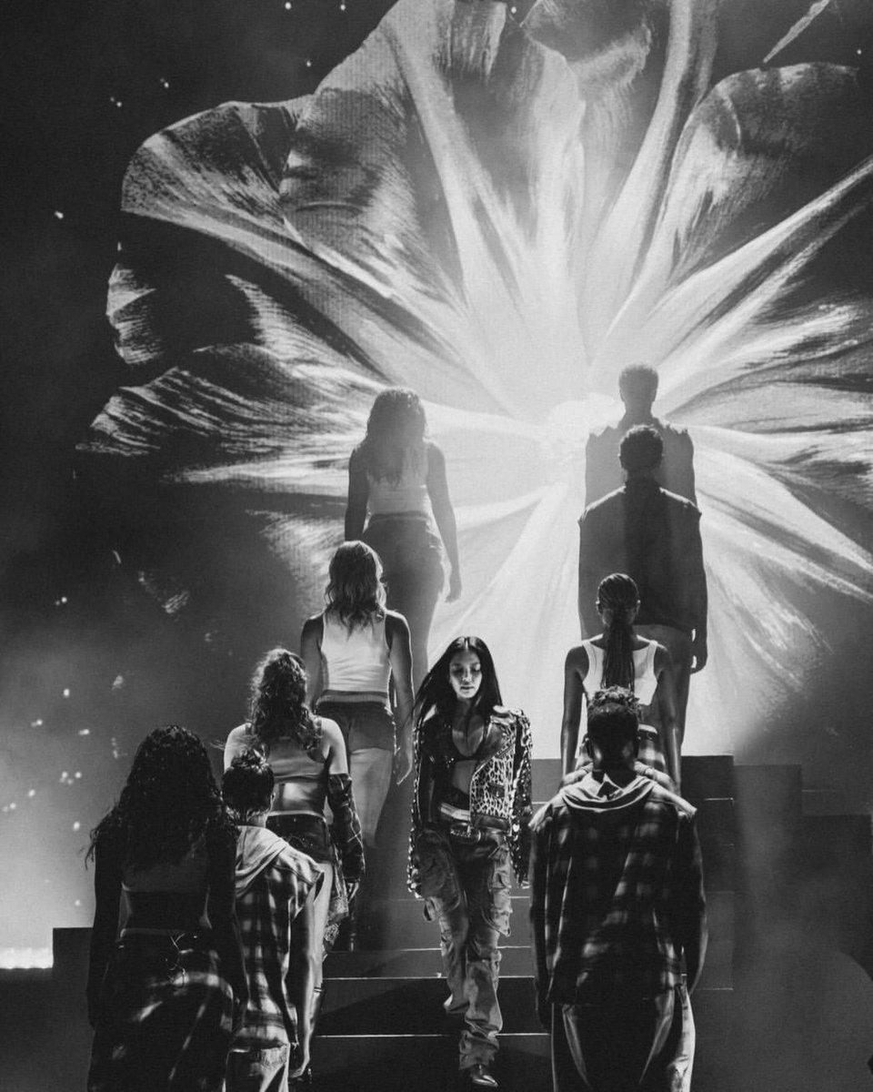 NEWSJENNlE's tweet photo. 📸 260709 #JENNIE IG update

“Poland, you were absolutely incredible! Thank you for all the love, OPEN'ER !! ❤️‍🔥” https://t.co/4xNvaZtsVv