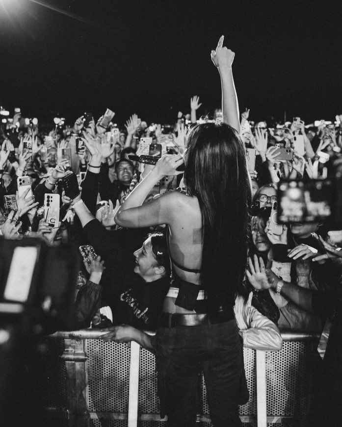 NEWSJENNlE's tweet photo. 📸 260709 #JENNIE IG update

“Poland, you were absolutely incredible! Thank you for all the love, OPEN'ER !! ❤️‍🔥” https://t.co/4xNvaZtsVv