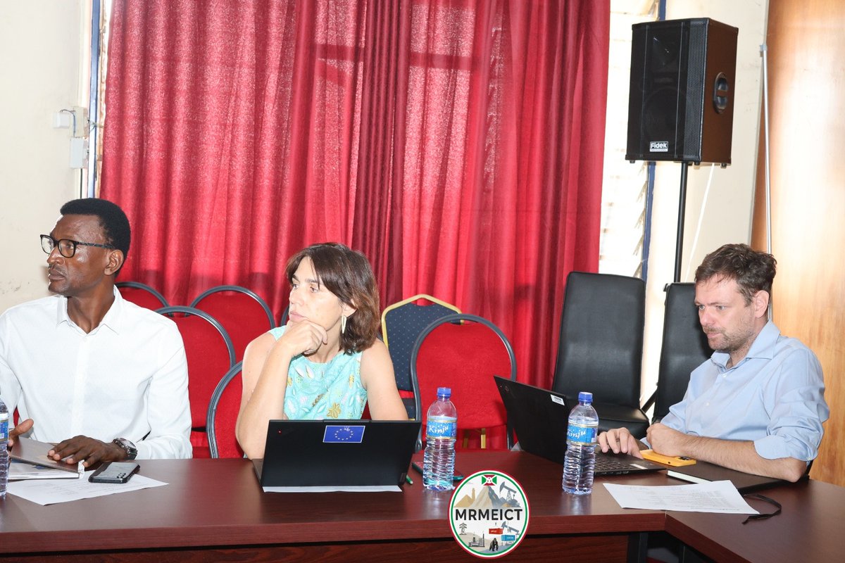 mrmeict's tweet photo. Le #Burundi à travers son #mrmeict mobilise les ressources pour la mise en œuvre de la norme #ITIE.
Une commission ad hoc accompagne les organes impliqués afin de concrétiser la feuille de route vers l’adhésion et renforcer la #transparence dans les #industriesextractives https://t.co/zSXbBl9ZEC