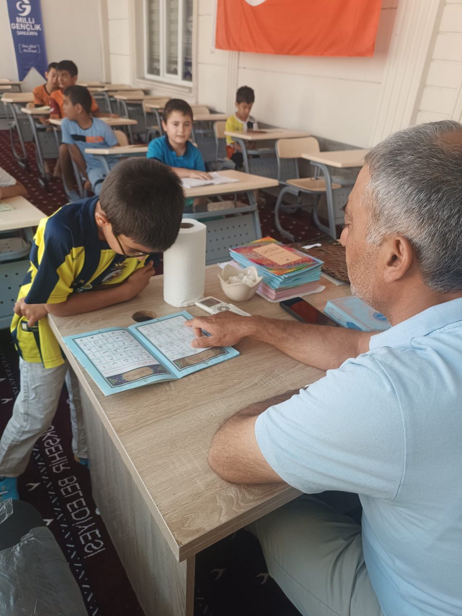 MGDurfa's tweet photo. Kampımızda 3. Gün: Durmak Yok, Öğrenmeye Devam! 
Milli Gençlik Şanlıurfa Yaz Kampı'nda 3. günü de geride bırakırken tempomuzu hiç düşürmüyoruz! 
Gençlerimiz hem hayatlarına değer katacak bilgiler öğreniyor hem de kalıcı dostluklar biriktiriyor. Hocalarımızın birebir ilgisi ve rehberliğiyle her anımız dopdolu geçiyor.

@ozvatan_ahmet 
@NebiKaplan63 
@milligenclikmgd