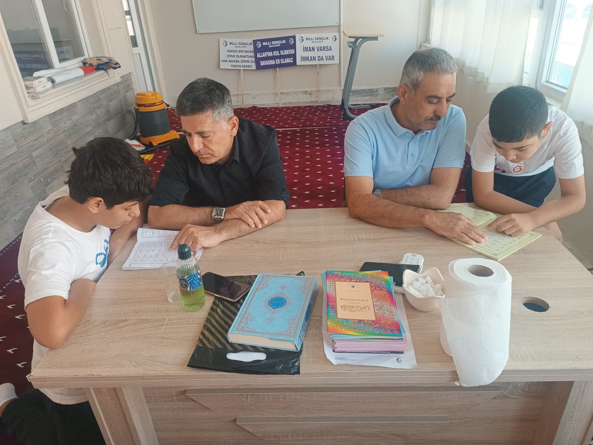 MGDurfa's tweet photo. Kampımızda 3. Gün: Durmak Yok, Öğrenmeye Devam! 
Milli Gençlik Şanlıurfa Yaz Kampı'nda 3. günü de geride bırakırken tempomuzu hiç düşürmüyoruz! 
Gençlerimiz hem hayatlarına değer katacak bilgiler öğreniyor hem de kalıcı dostluklar biriktiriyor. Hocalarımızın birebir ilgisi ve rehberliğiyle her anımız dopdolu geçiyor.

@ozvatan_ahmet 
@NebiKaplan63 
@milligenclikmgd