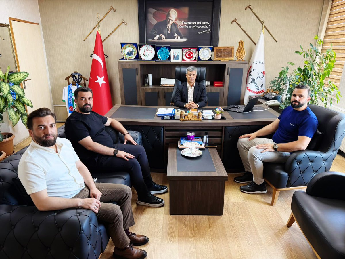 AhlatIlce's tweet photo. ✅️TÜGVA Bitlis İl Başkanı Murat Eren, TÜGVA Bitlis İl Teşkilat Sorumlusu Enes Piral ve TÜGVA Ahlat Temsilcisi Şemsettin Ateş, Millî Eğitim Müdürümüz Sn @rafetakgn1 makamında ziyaret etti. 
@tcmeb @Yusuf__Tekin @ahmetkarakaya37 @KyaOzgur_ @kayavedat7580 https://t.co/5v9CYLczBh