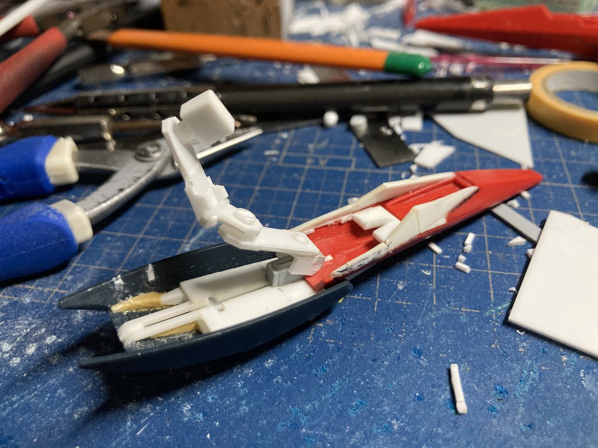 choo5669's tweet photo. ビームサーベルの接着乾燥待ちにシールドと本��の接続アームの試作品を作りました。
最近調子いいぞ…作業が、捗る‼︎
これも接着乾燥待ちに入ります

#ゼータガンダム
#ウェイブライダー
#改造
#完全変形
#hg https://t.co/Ram6zwuVc1