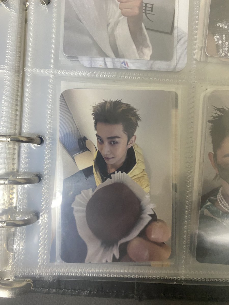 decnyaa's tweet photo. #ตลาดนัดlngshot ส่งต่อรยุลดูไบ 350 ส่งฟรีค่ะ พร้อมโอนลดได้นิดหน่อย สอบถามพตได้ค่ะ https://t.co/hVzriDso3q