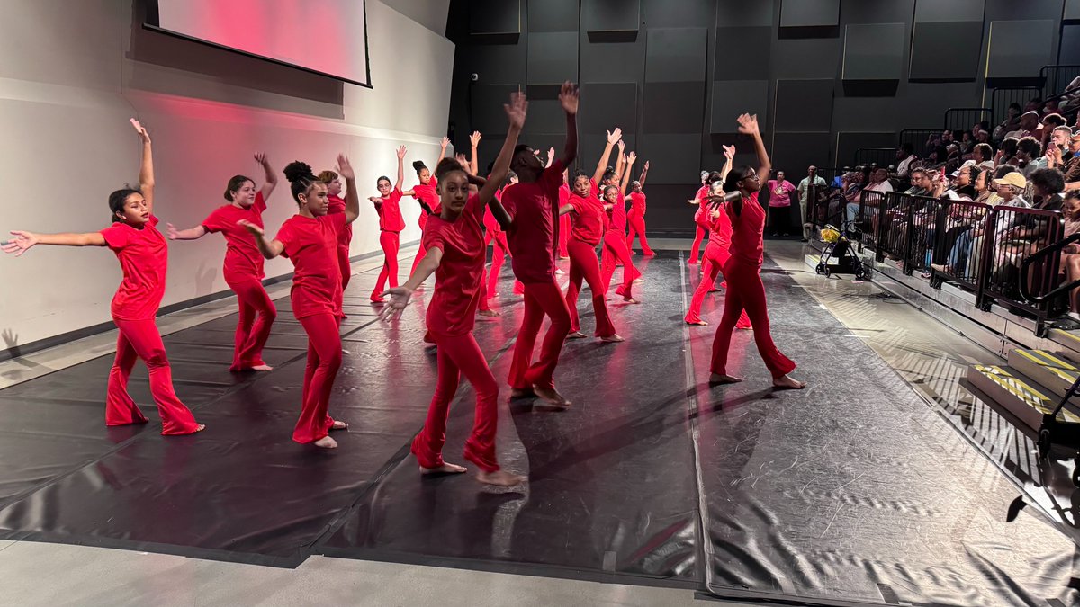 kckschools's tweet photo. Hundreds of family and community members gathered last night at Carl B. Bruce Middle School to witness an incredible AileyCamp performance.

Students who participated in the six-week AileyCamp showcased the dance techniques and choreography they learned throughout the program. https://t.co/a267imWOvk