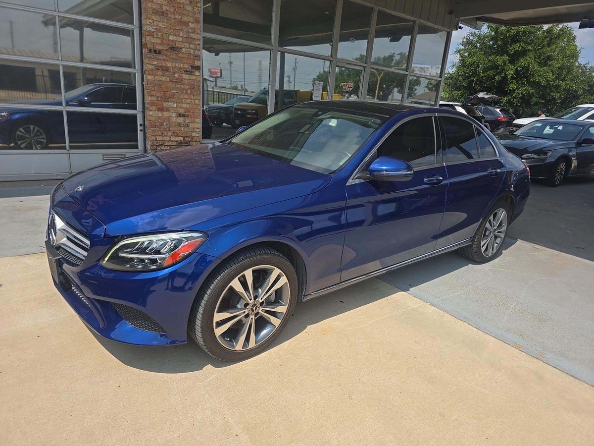 Kinglamarr___'s tweet photo. 2020 Mercedes Benz C300 4MATIC Sedan 
From the US straight to Nigeria!🇳🇬
🏷️: N28.5 Million ($20.1K)
(Buying + Shipping)
ETA: 6-8weeks
Contact for details📥 https://t.co/LKWn32g9LV