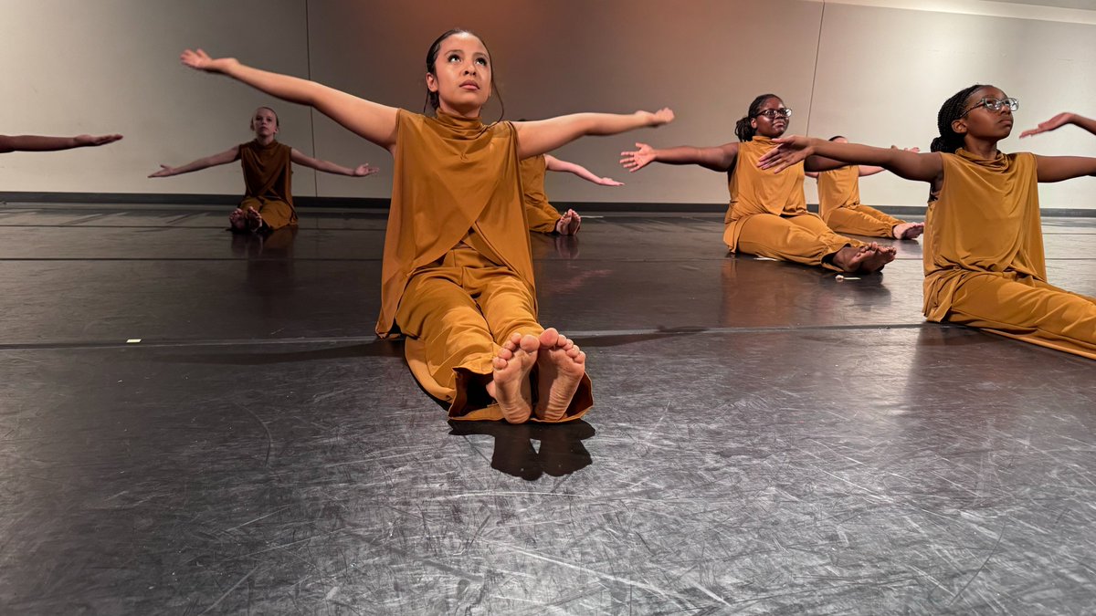 kckschools's tweet photo. Hundreds of family and community members gathered last night at Carl B. Bruce Middle School to witness an incredible AileyCamp performance.

Students who participated in the six-week AileyCamp showcased the dance techniques and choreography they learned throughout the program. https://t.co/a267imWOvk