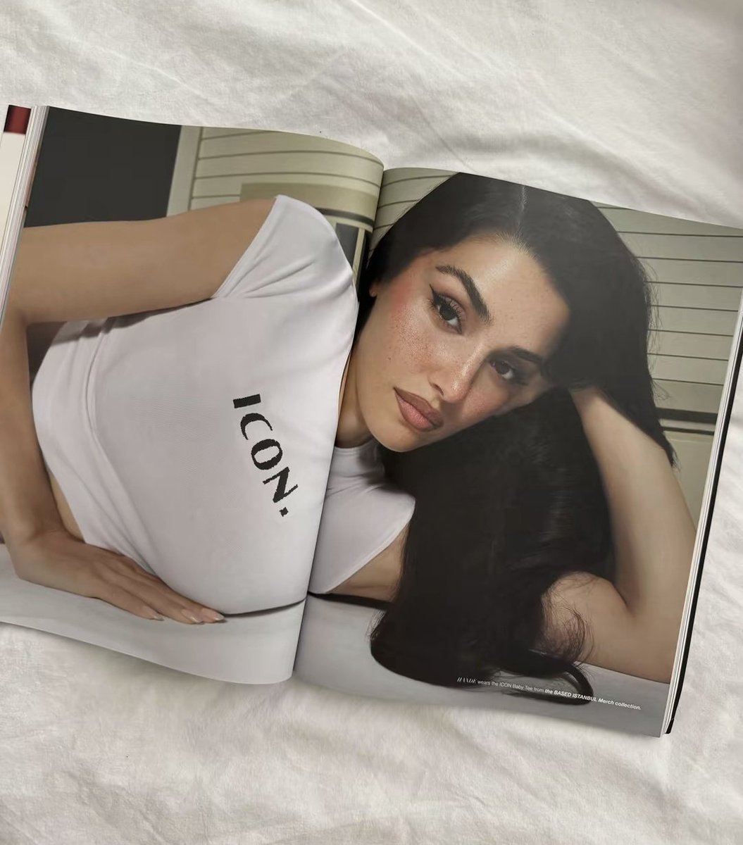 gor1481882's tweet photo. I C O N.
#HandeErçel https://t.co/d4PGPC2j3n