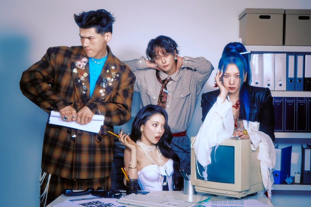 soompi's tweet photo. #KARD Drops Group Concept Photos For 1st-Ever Full Album
https://t.co/iaJx7ONG27 https://t.co/111cDW67yW