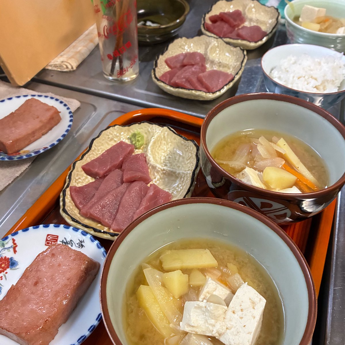 Y1918O's tweet photo. 実家ご飯も美味しかったな〜。肉食べすぎ https://t.co/rWAWfHOAhJ