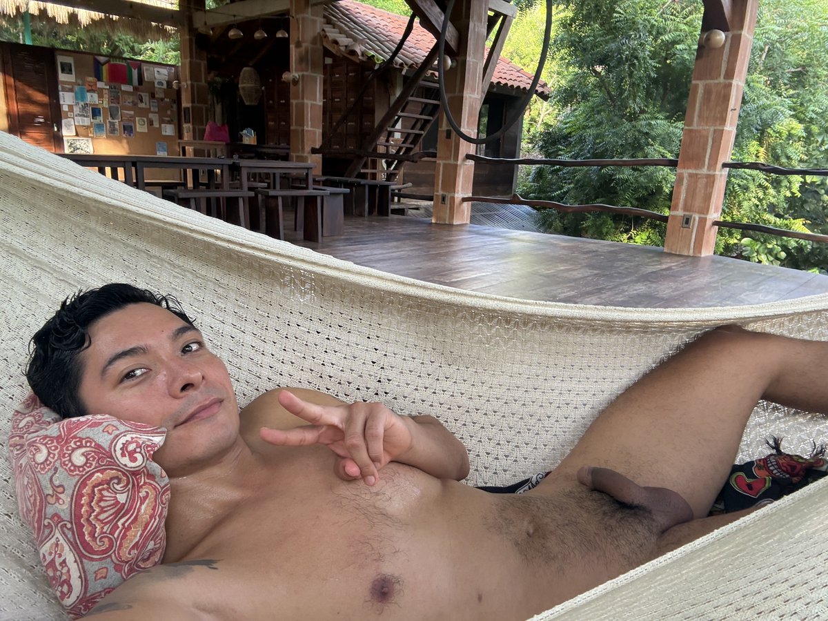 _Hector_Mtz's tweet photo. GM everyone! What’s your favorite naturist spot to visit? https://t.co/7VtPwe5vAn