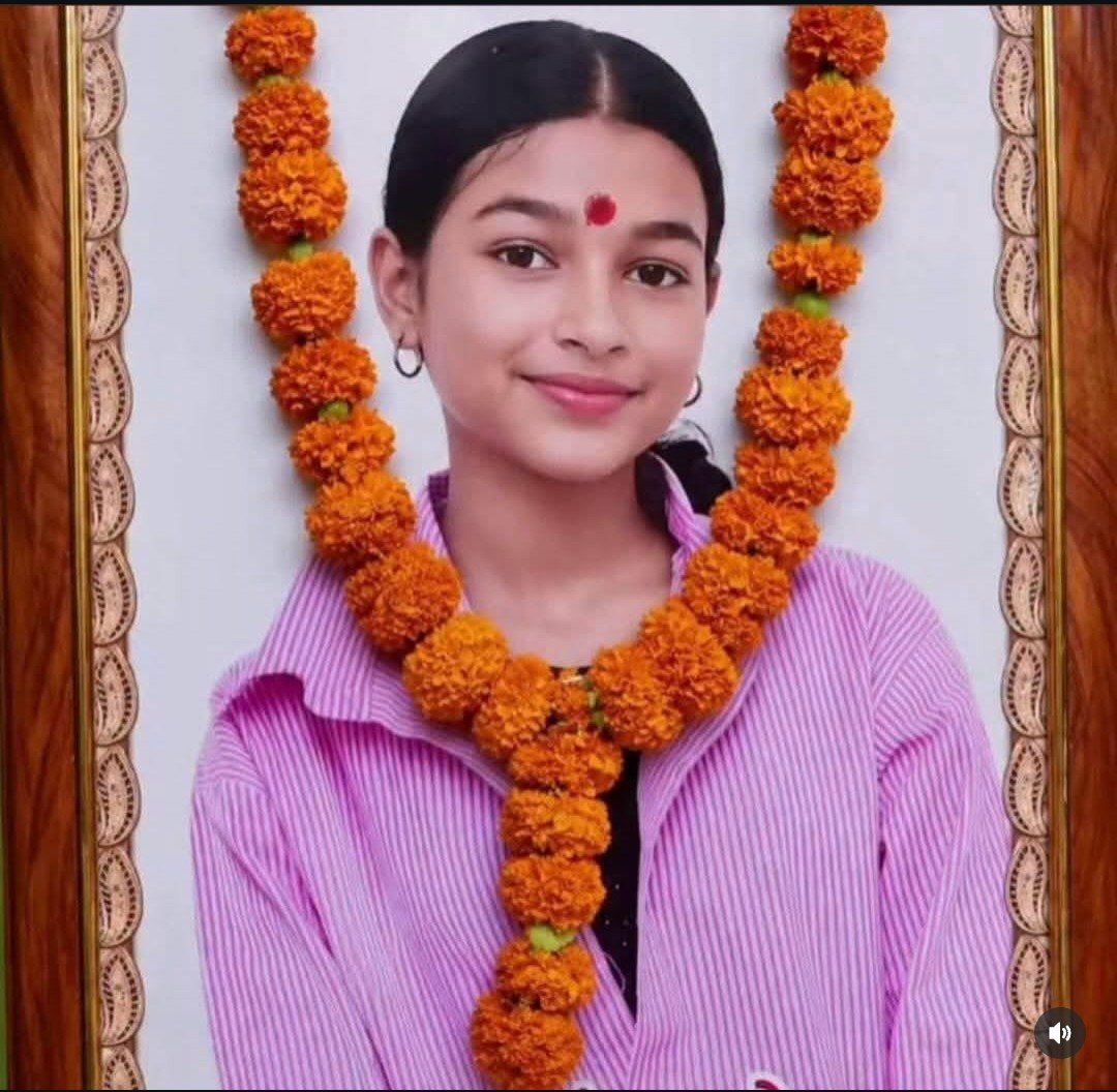seemynaina's tweet photo. राजस्थान की यह घटना इंसानियत को शर्मसार करती है। 13 वर्षीय बच्ची के साथ हुई इस दरिंदगी के दोषियों को जल्द से जल्द कड़ी से कड़ी सज़ा मिलनी चाहिए। अब समय आ गया है कि कानून और भी सख्त हो और ऐसी घटनाओं पर हमेशा के लिए लगाम लगे।
#Rajasthan #Justice #StopRape #GangRape #IndiaNews https://t.co/aIkeubLenZ