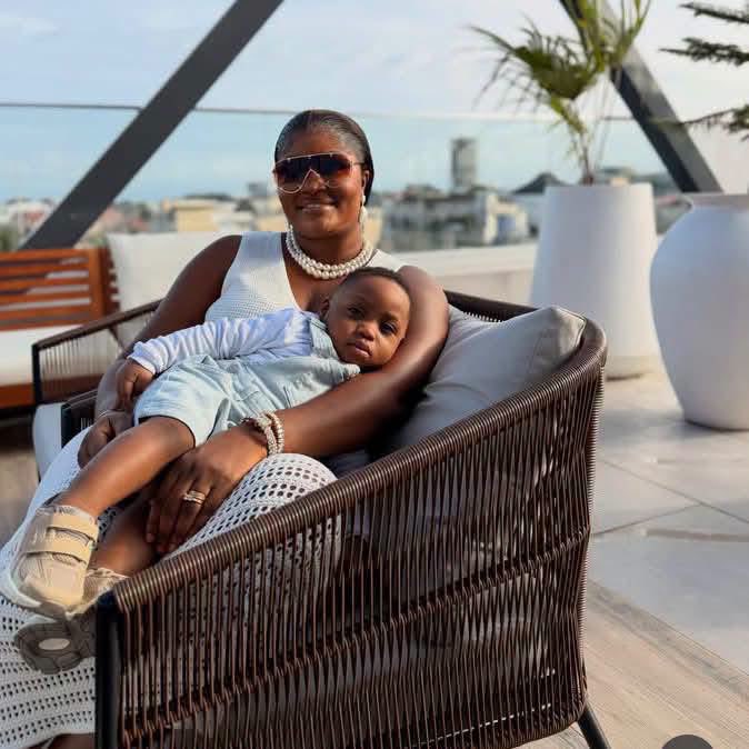 LynPreferred's tweet photo. Beautiful moments of Nollywood actress Chizzy Alichi and her adorable son. ❤️📸✨ https://t.co/wQPoy0y5wJ